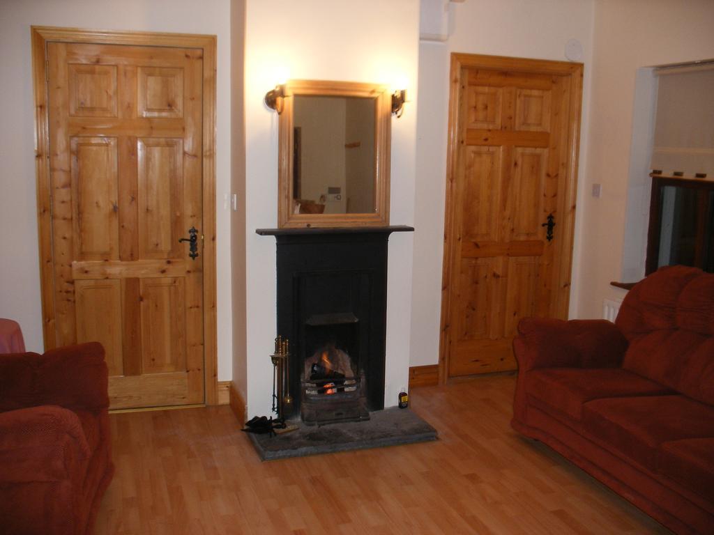 Mountshannon Cottage Екстериор снимка