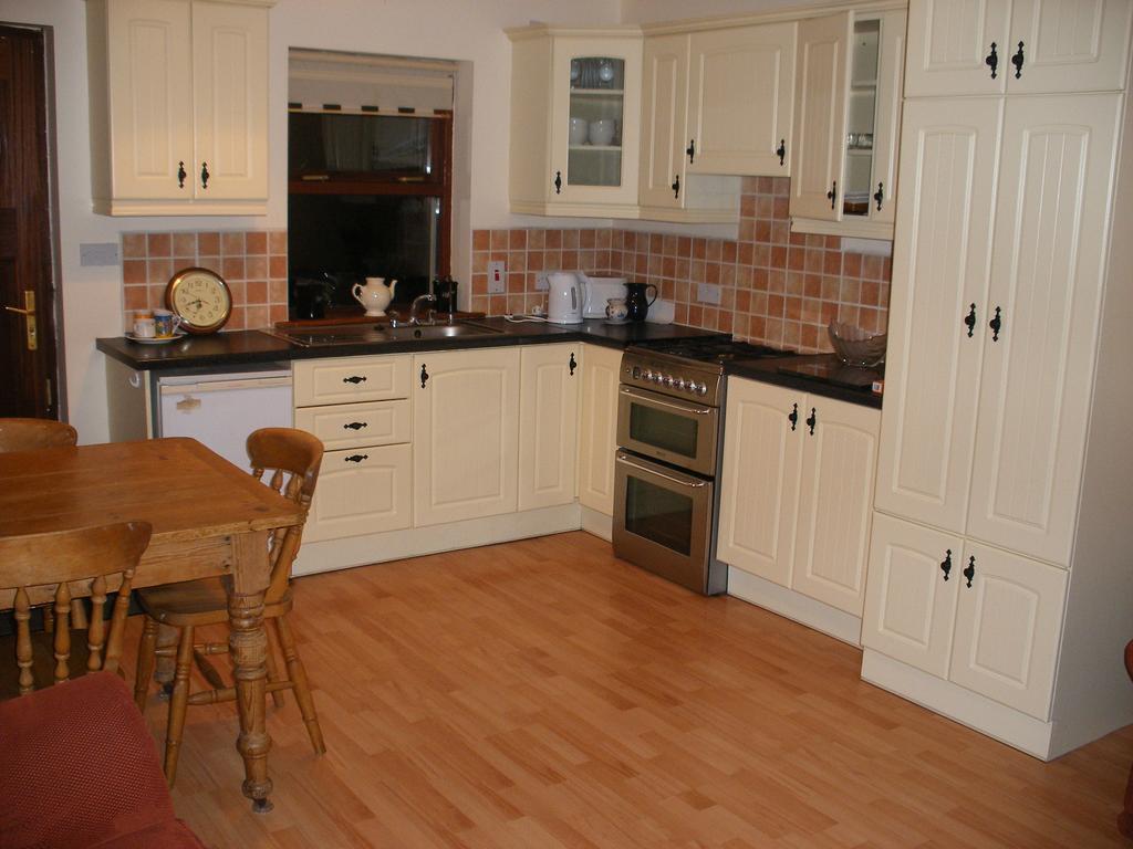 Mountshannon Cottage Екстериор снимка