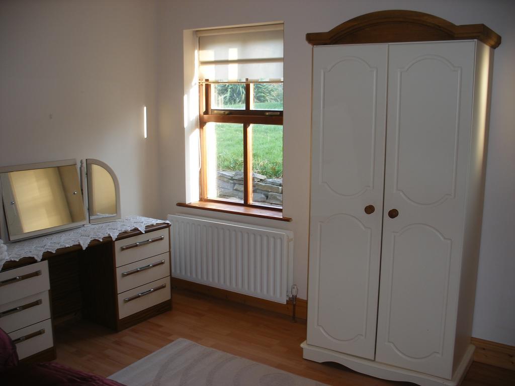 Mountshannon Cottage Екстериор снимка